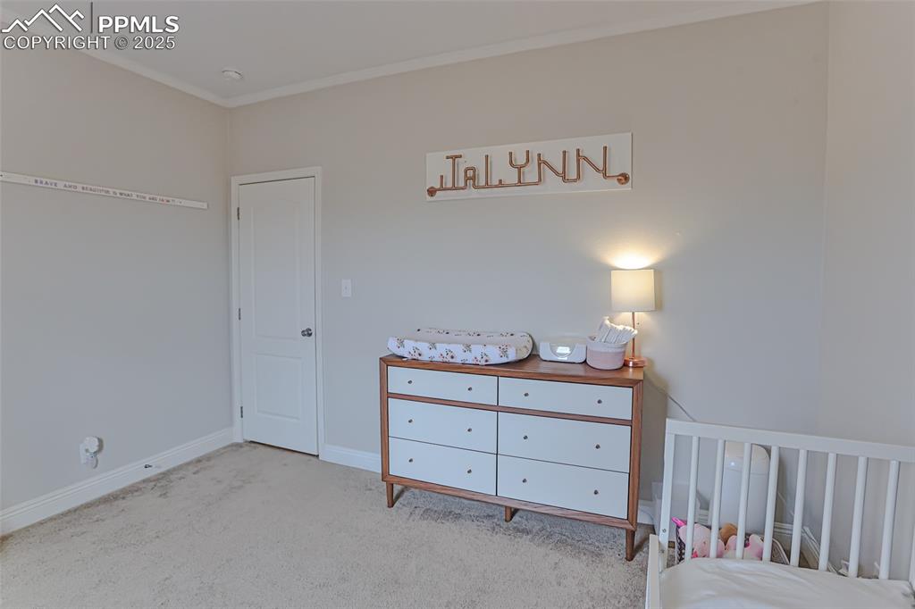 Image 33 of 50: Bedroom