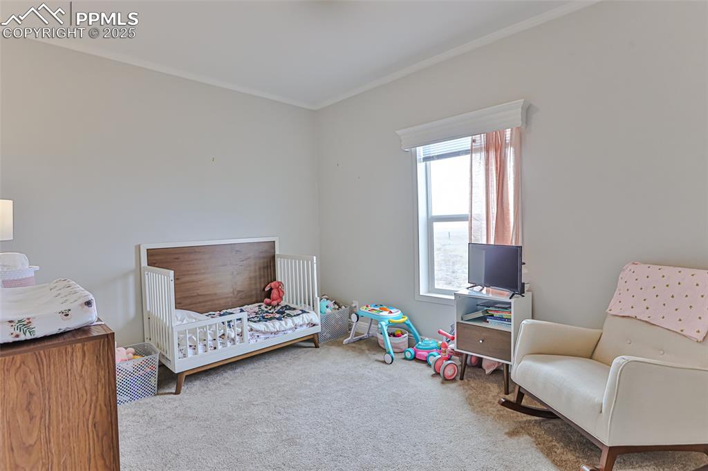 Image 34 of 50: Bedroom