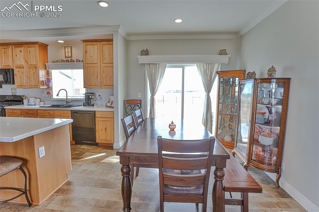 Image 50 of 50: Dining Area