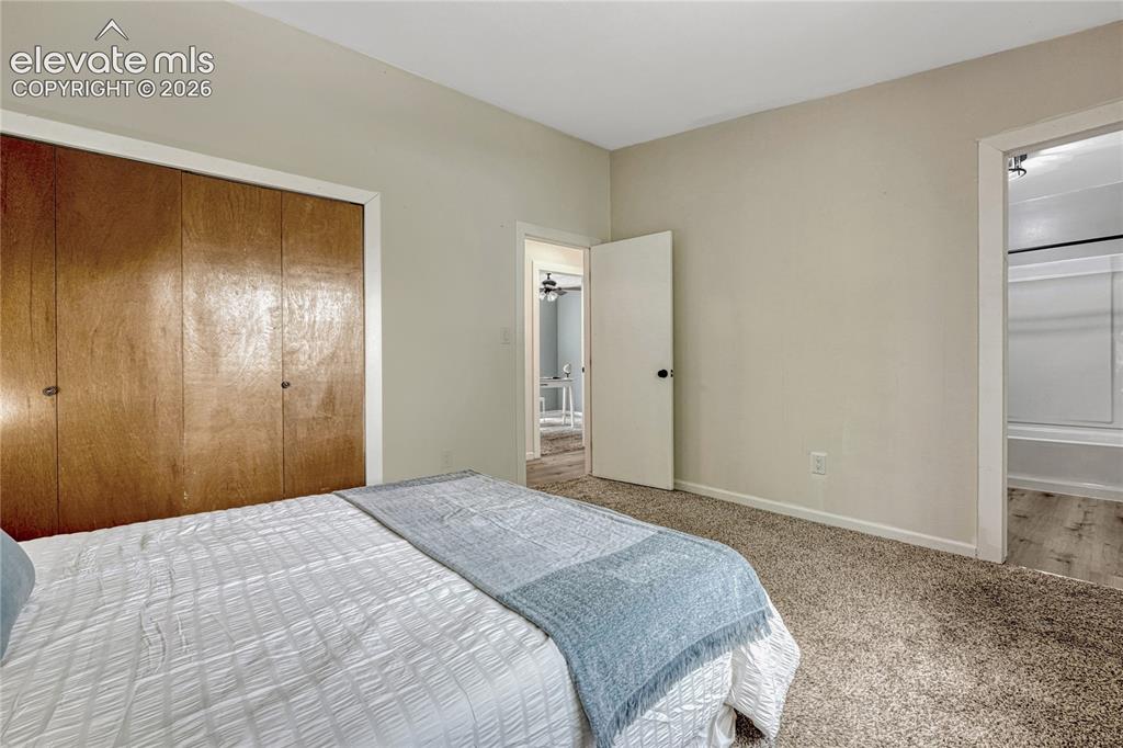 Image 16 of 33: En-suite bathroom access.