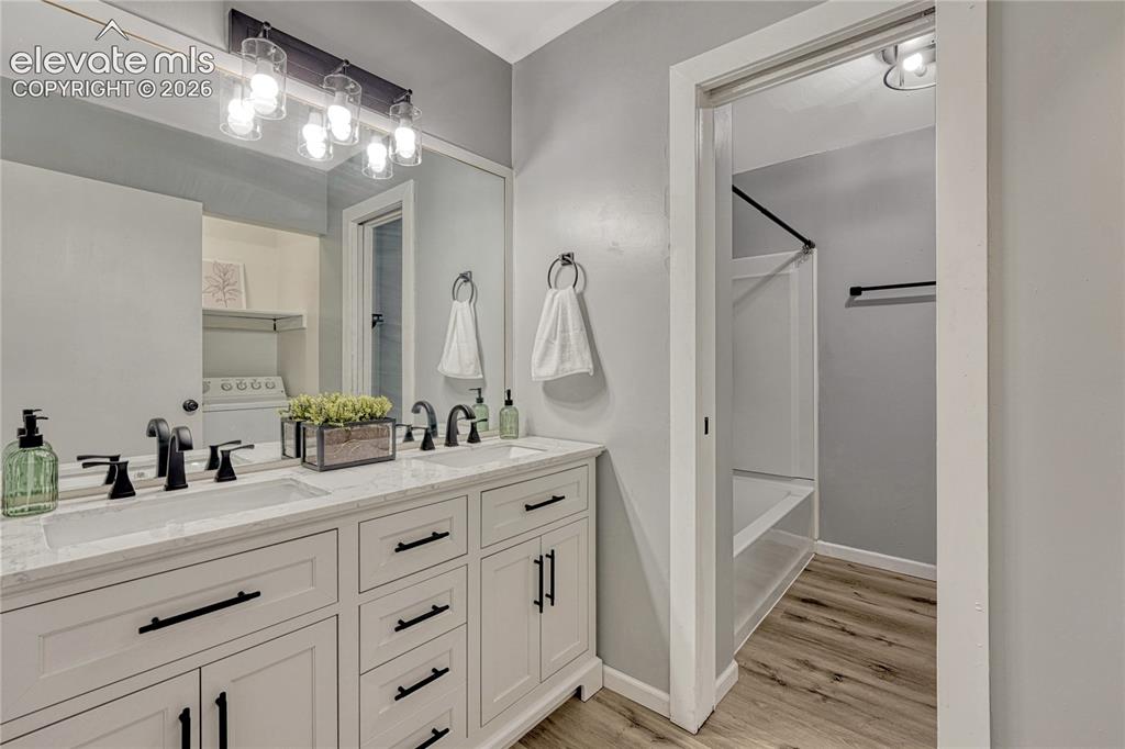 Image 17 of 33: New double vanity!