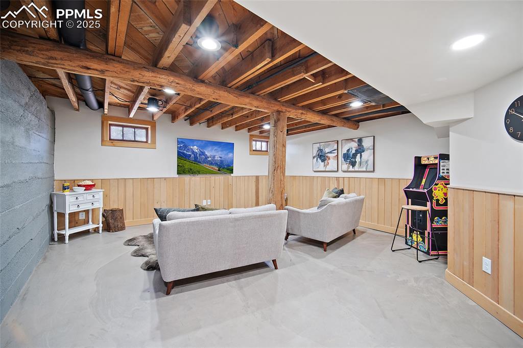 Image 25 of 40: Basement