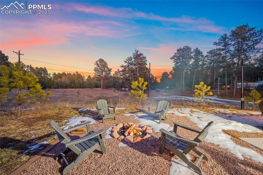 Image 29 of 40: Yard