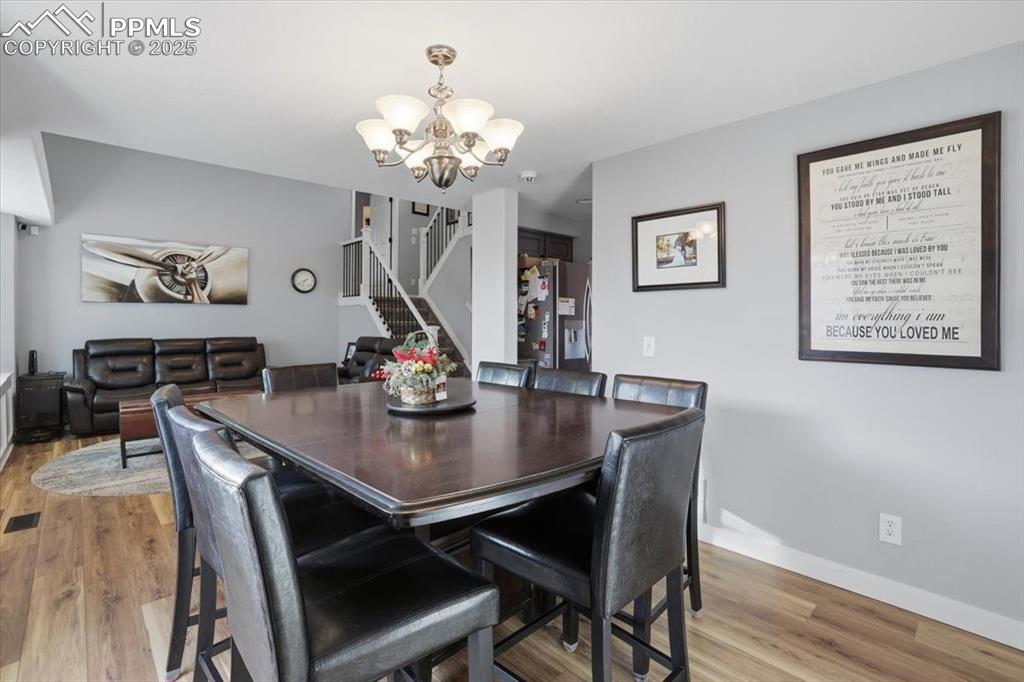 Image 12 of 50: Dining Area