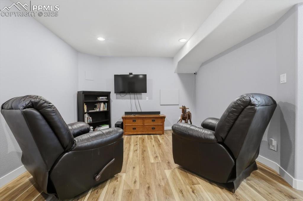 Image 30 of 50: Living Room