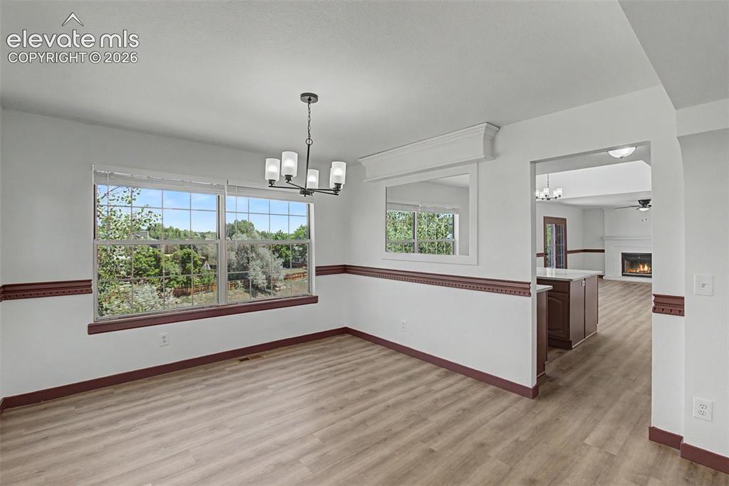 Image 14 of 50: Dining Room