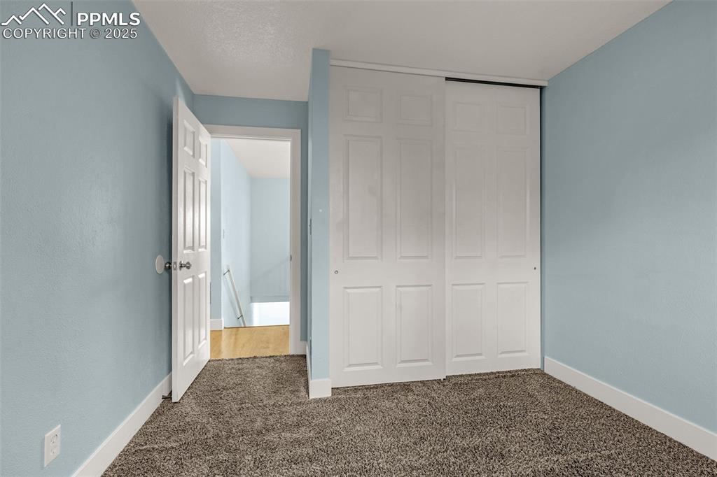 Image 10 of 30: Bedroom