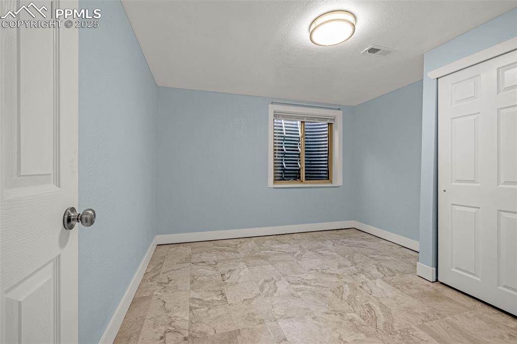 Image 19 of 30: Bonus Room