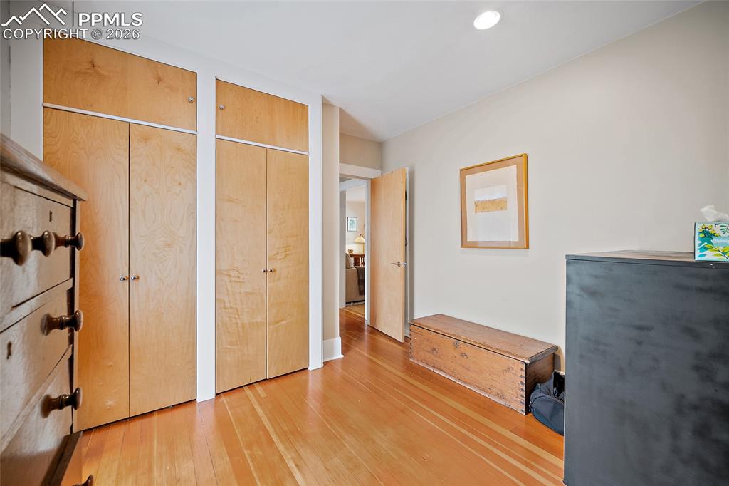 Image 16 of 49: Bedroom