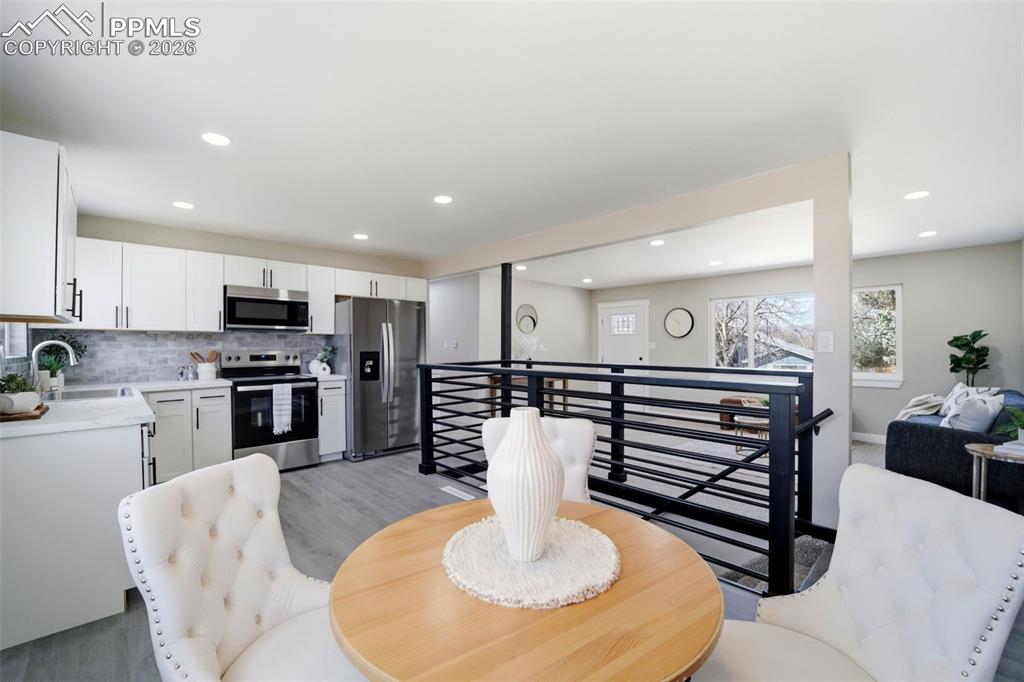 Image 11 of 41: Dining Area