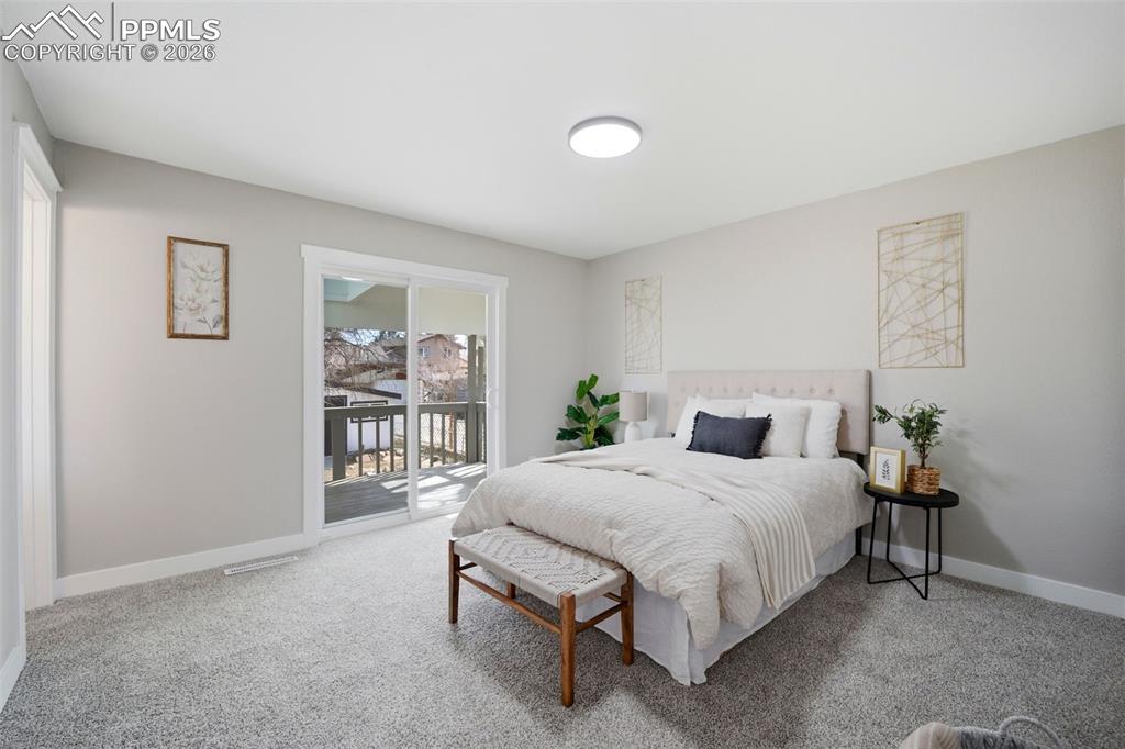 Image 19 of 41: Bedroom