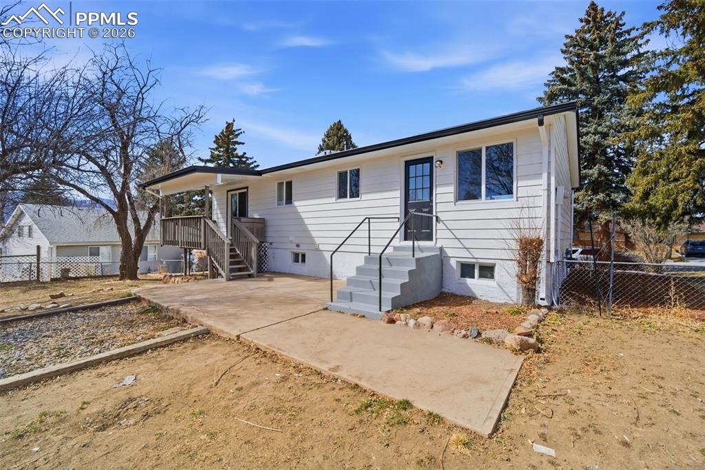 Image 38 of 41: Back of Structure