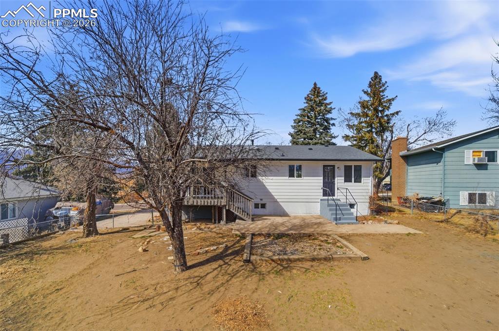 Image 39 of 41: Back of Structure