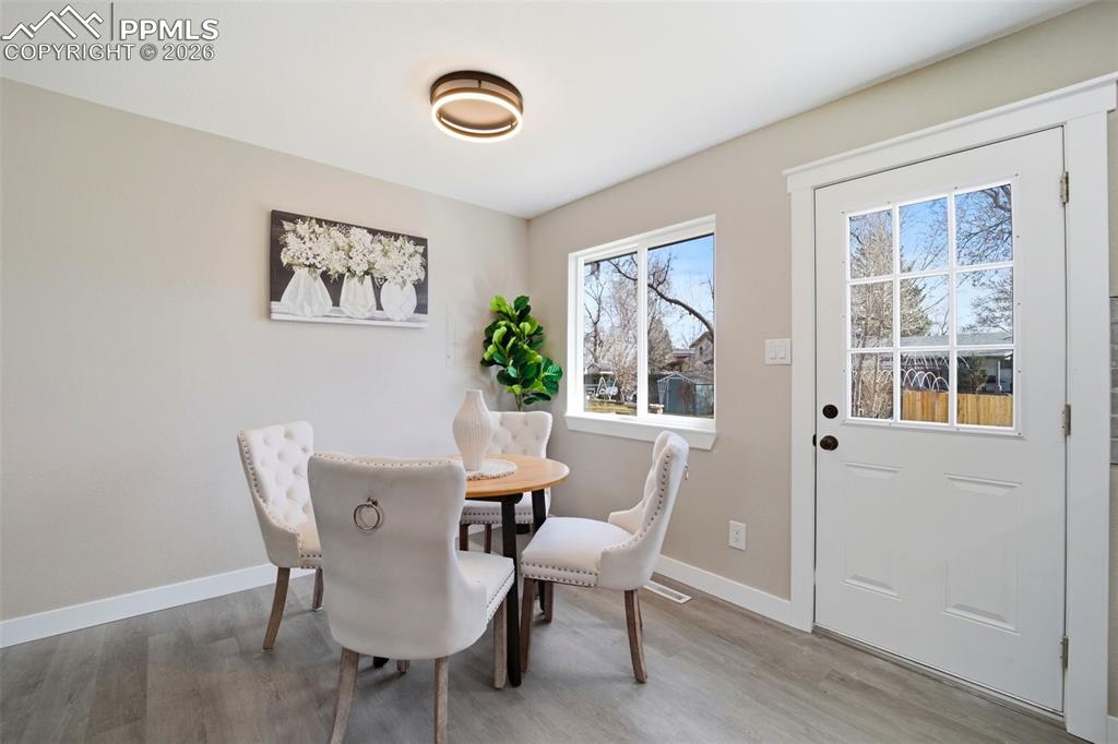 Image 9 of 41: Dining Area