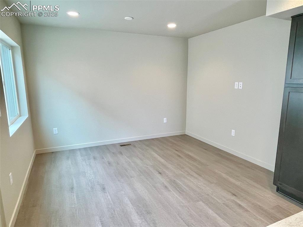 Image 16 of 19: Living Room