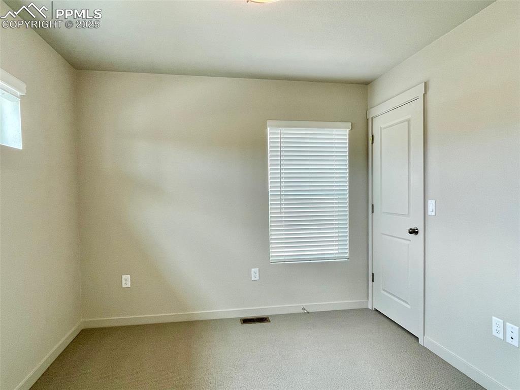 Image 7 of 19: Bedroom