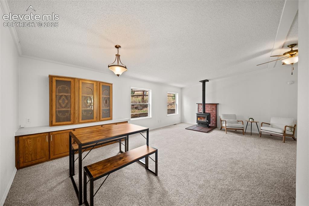 Image 7 of 24: Dining Area