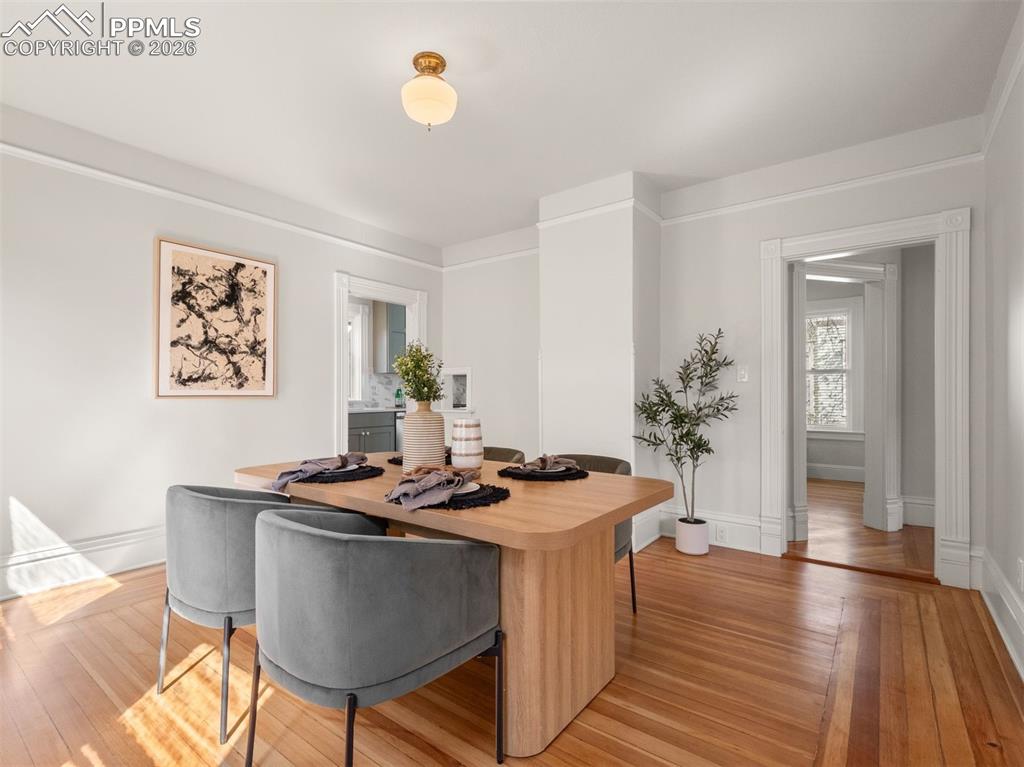 Image 22 of 41: Dining Area