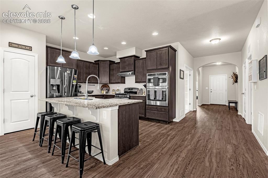 Image 9 of 50: Kitchen