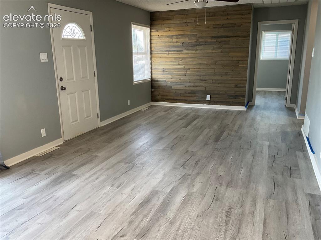 Image 8 of 41: Living Room