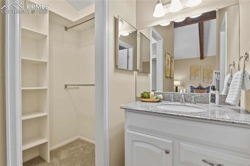 Image 18 of 37: Bathroom