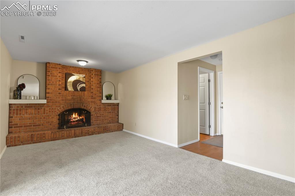 Image 26 of 37: Living Room