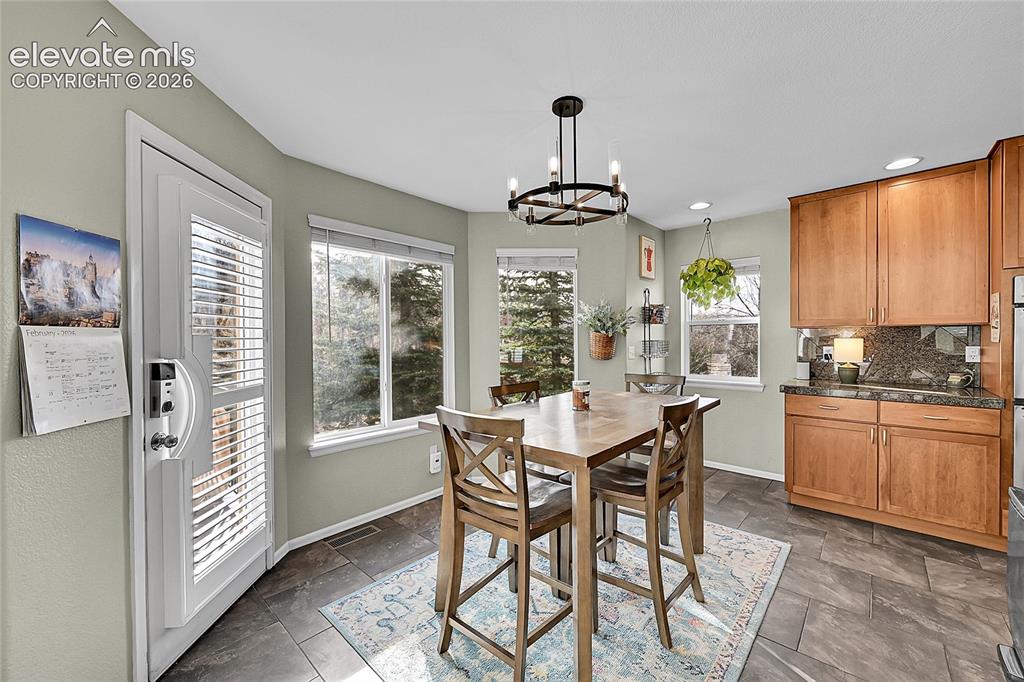 Image 10 of 43: Dining Area