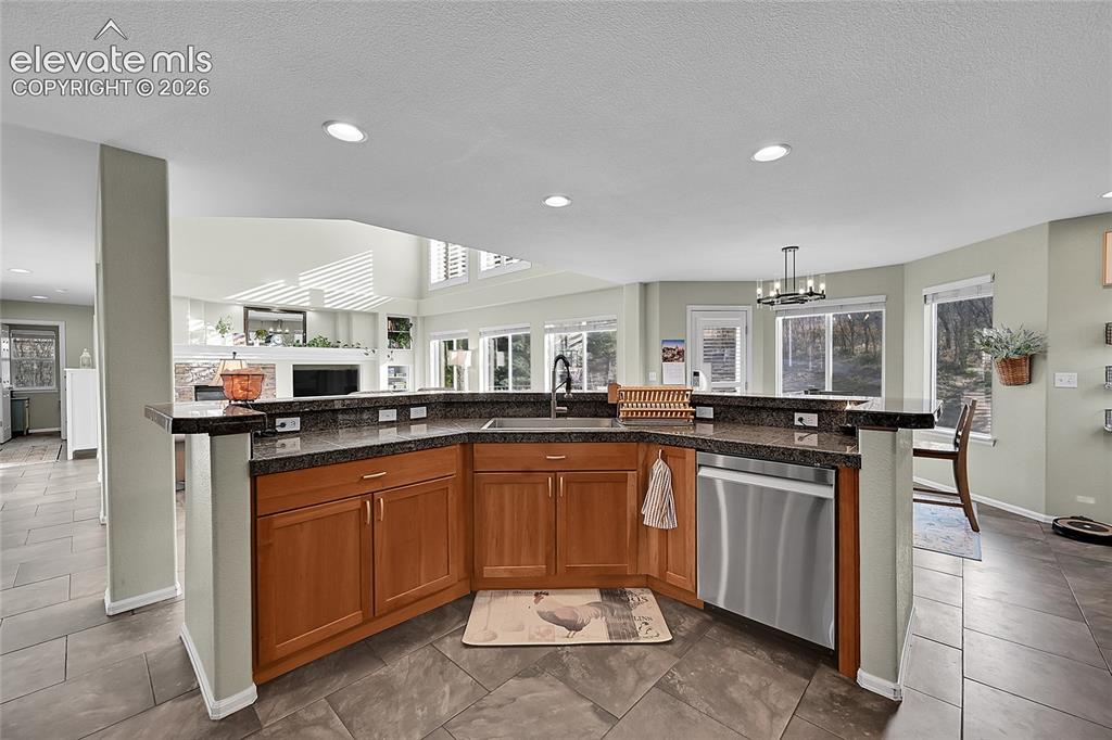 Image 7 of 43: Kitchen