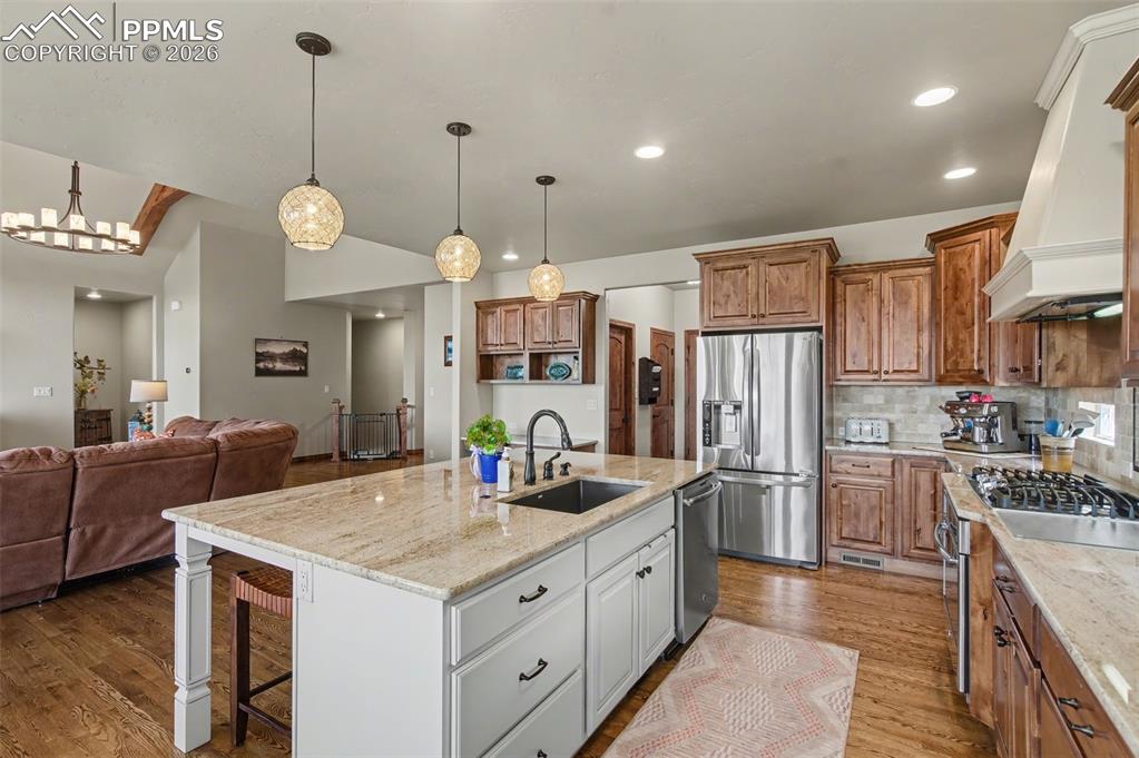 Image 11 of 49: Kitchen