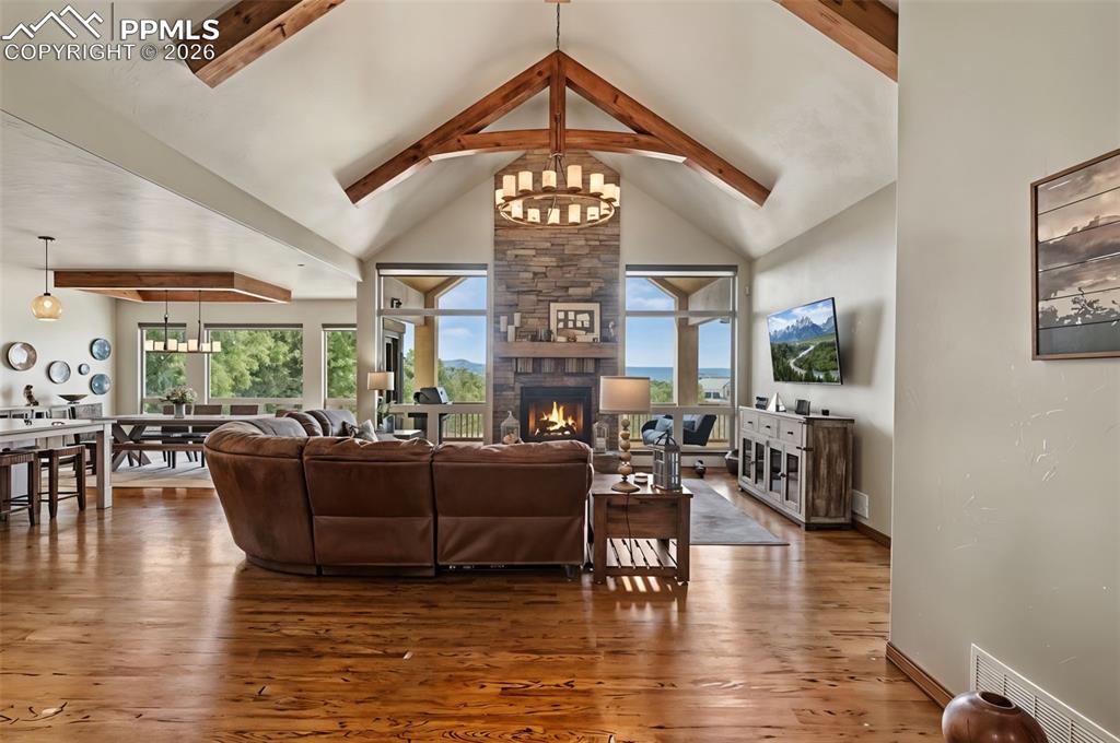 Image 5 of 49: Ample storage space in the main house
