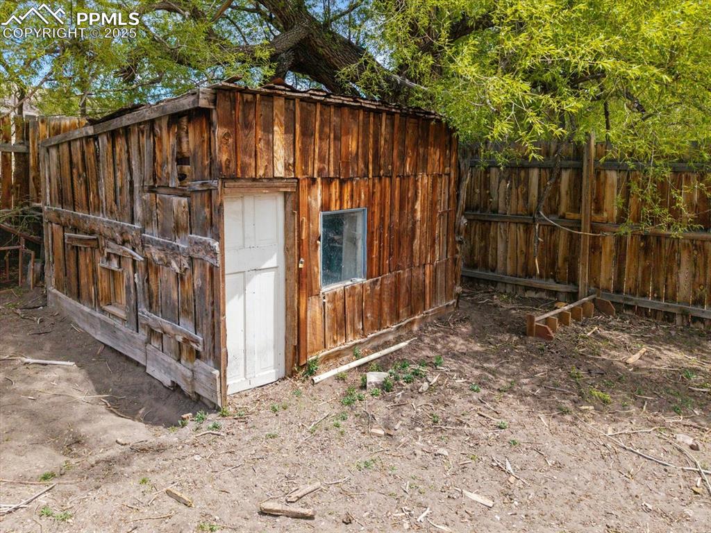 Image 42 of 45: View of outbuilding