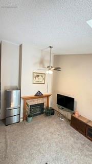 Image 5 of 25: Living Room