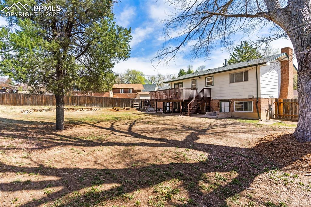 Image 27 of 35: Back of Structure