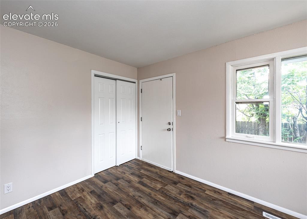 Image 6 of 39: Bedroom