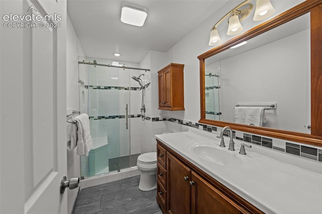 Image 16 of 29: Bathroom