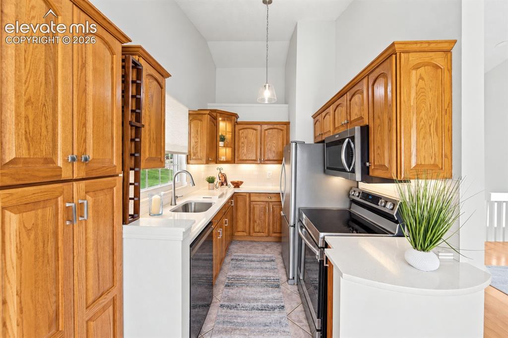 Image 6 of 29: Kitchen