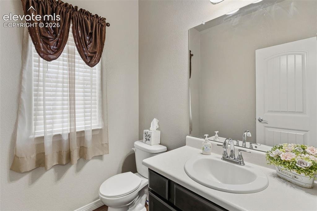 Image 16 of 42: Bathroom