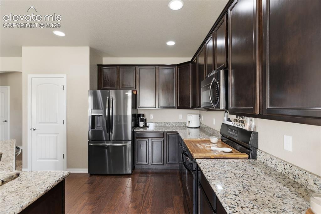 Image 9 of 42: Kitchen