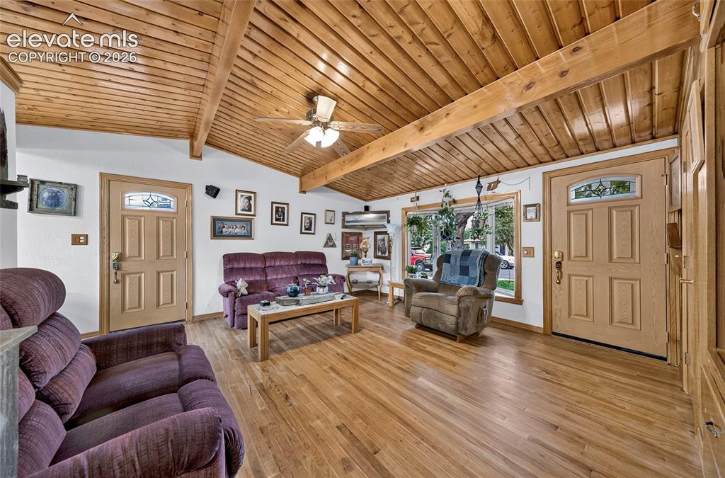 Image 5 of 36: Living Room