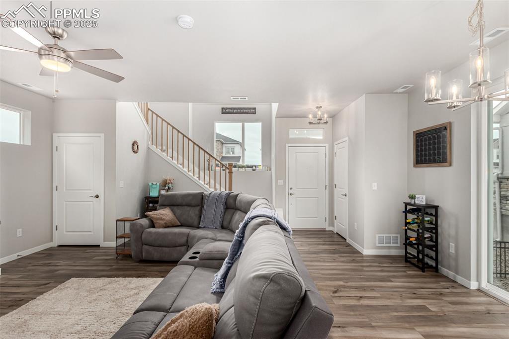 Image 11 of 45: Living Room