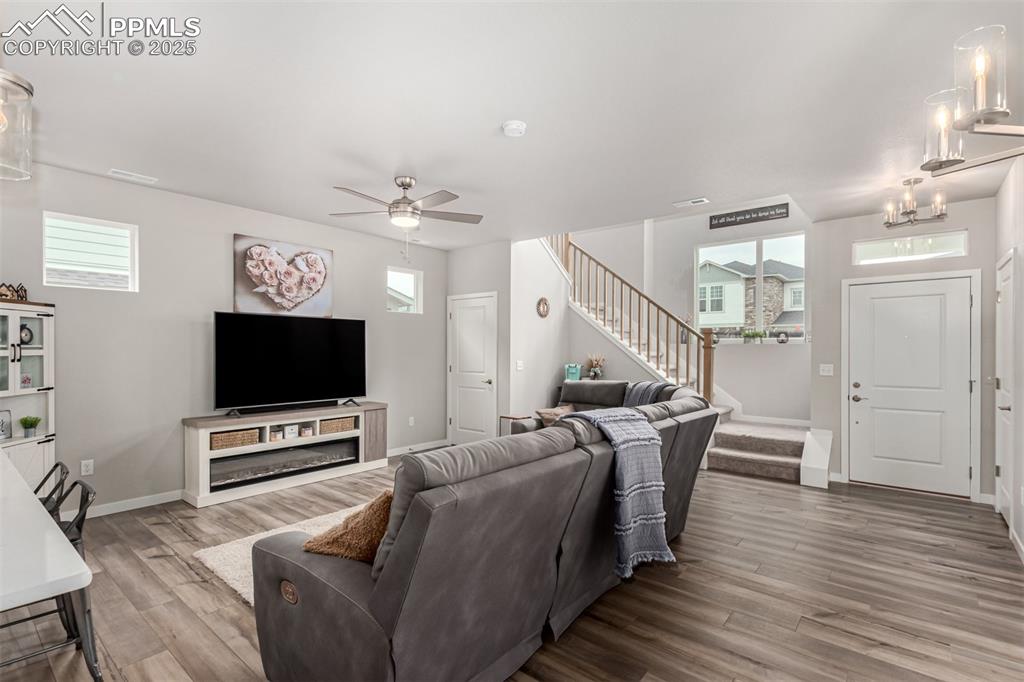 Image 12 of 45: Living Room