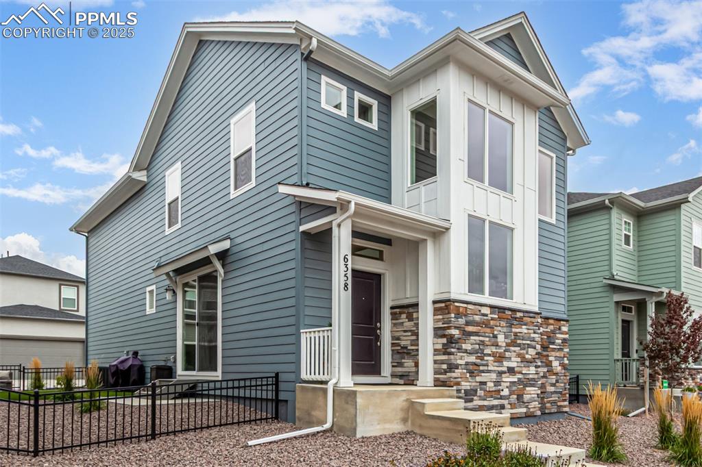 Image 4 of 45: Front of Structure