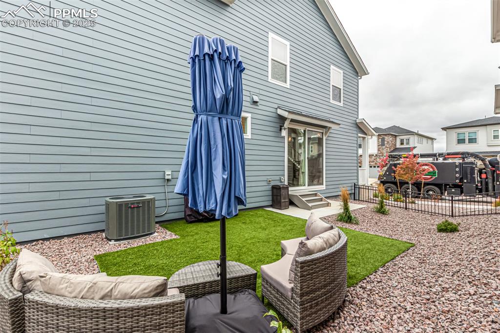 Image 40 of 45: Back of Structure