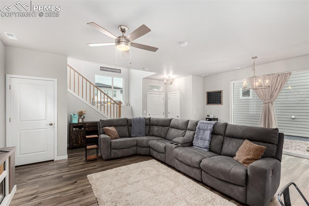 Image 6 of 45: Living Room