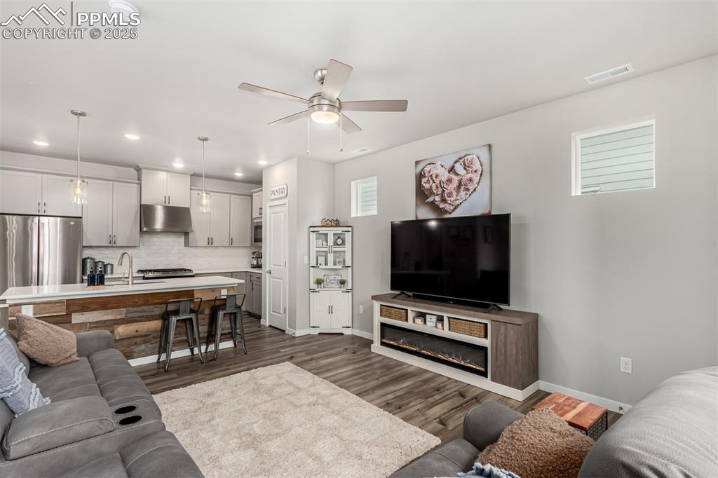 Image 8 of 45: Living Room