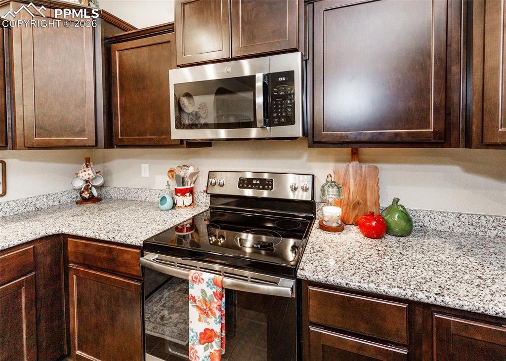 Image 11 of 48: Kitchen
