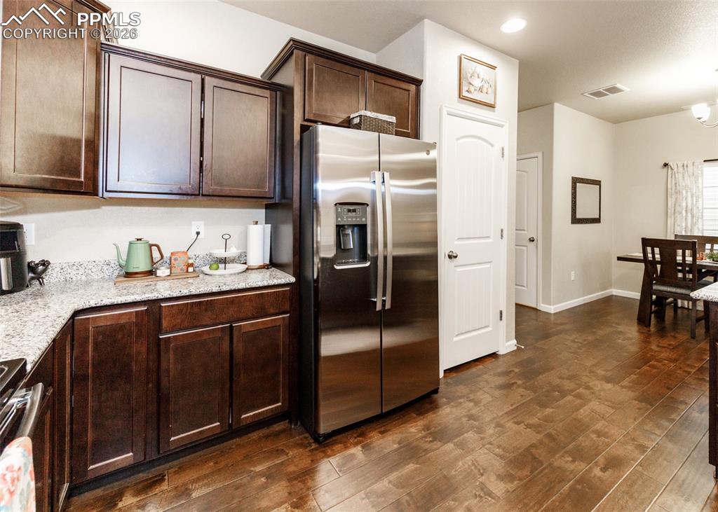 Image 13 of 48: Kitchen