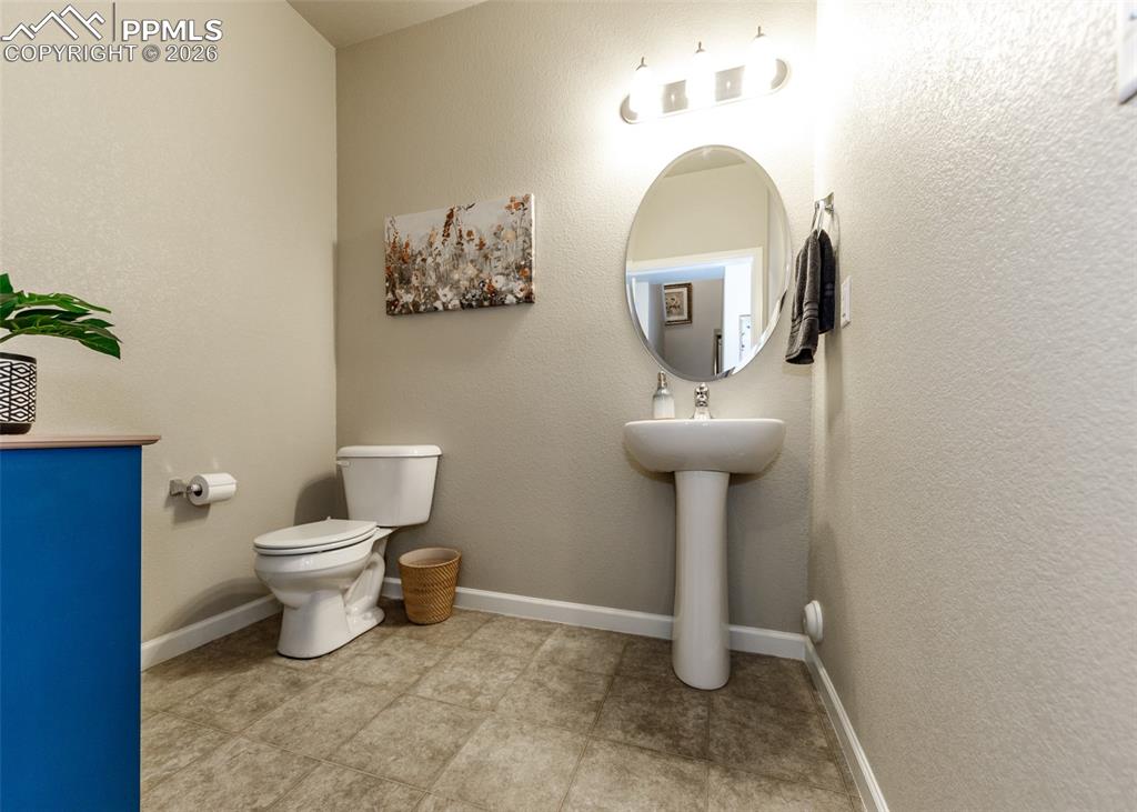 Image 18 of 48: Bathroom
