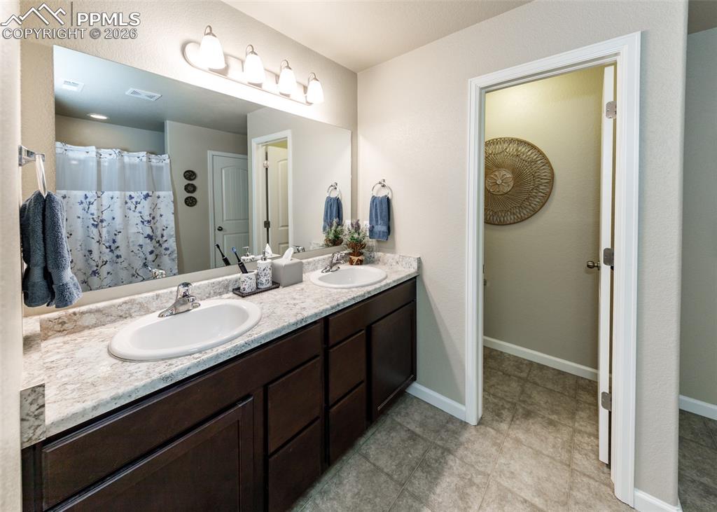 Image 25 of 48: Master Bathroom