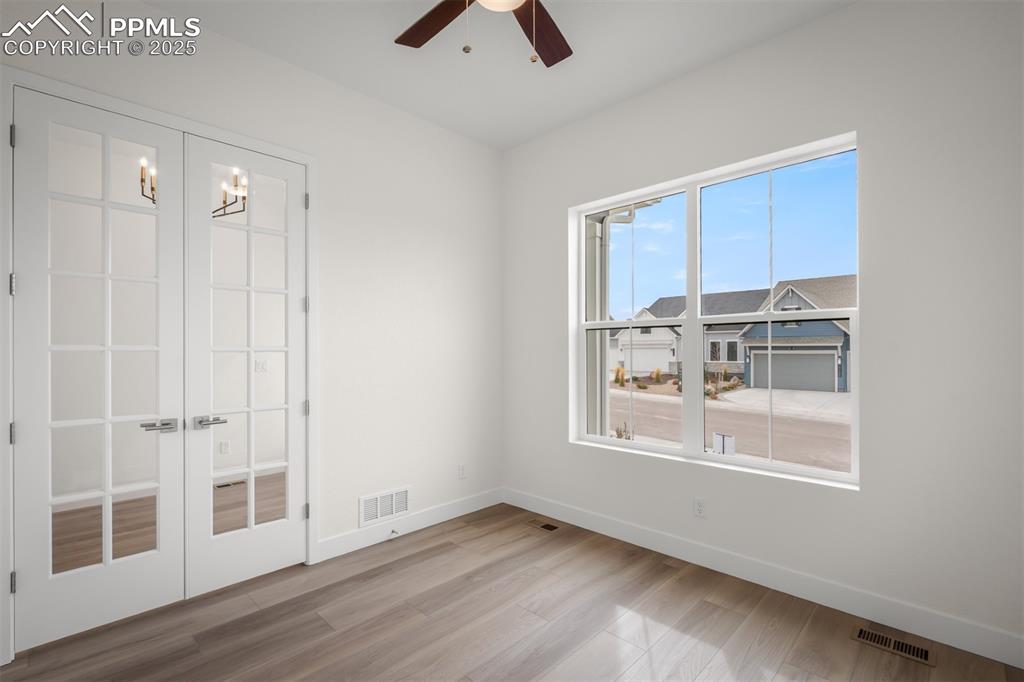 Image 4 of 39: Office